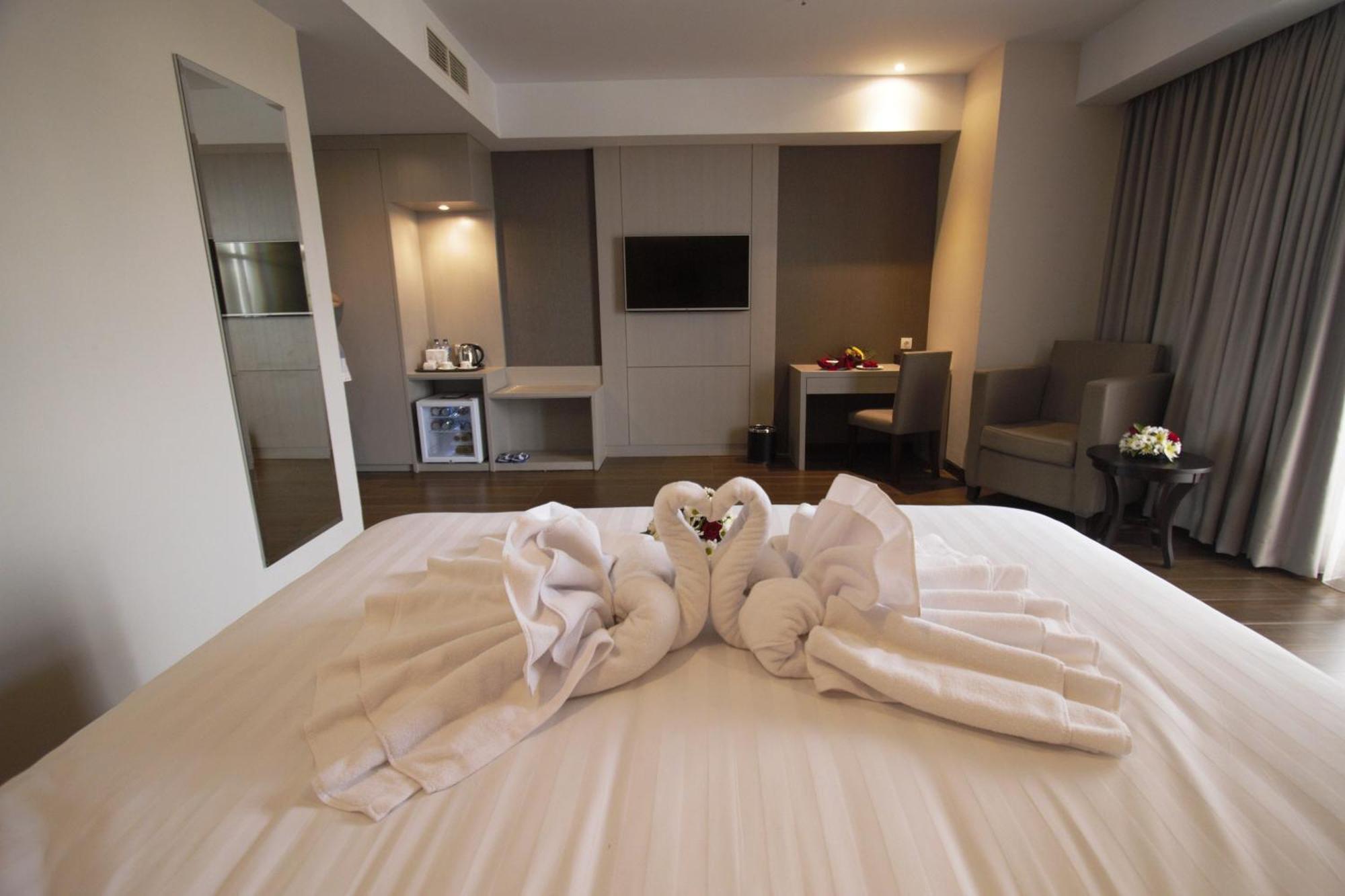 Tugu Tara Hotel Yogyakarta חדר תמונה